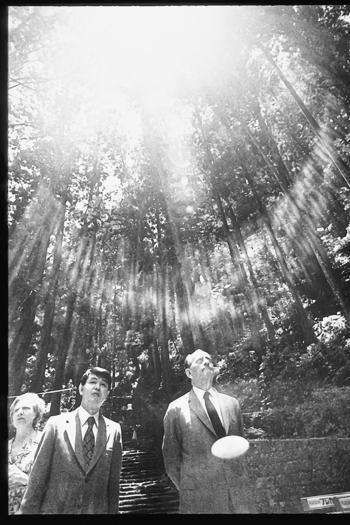 Malraux et Takemoto at cascade de Nachi.jpg